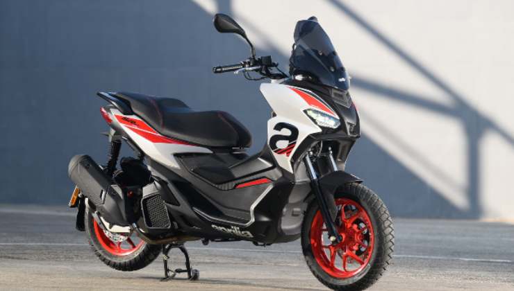 Lo scooter Aprilia RS GT