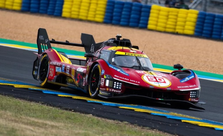 La Ferrari #50 in pista a Le Mans