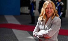 Giorgia Meloni sorride