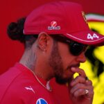 Lewis Hamilton perplesso