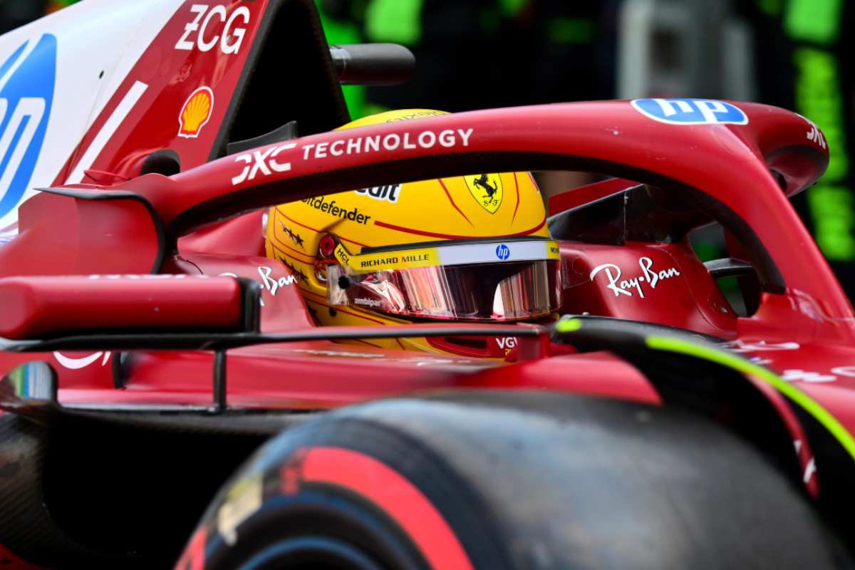 Lewis Hamilton al volante della Ferrari