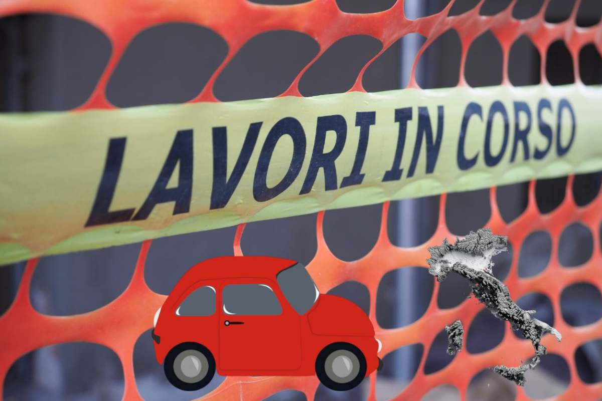 La scritta lavori in corso, il disegno di una vettura rossa e l'immagine dell'Italia