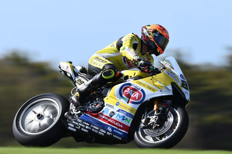 Andrea Iannone Elodie Superbike MotoGP incontro