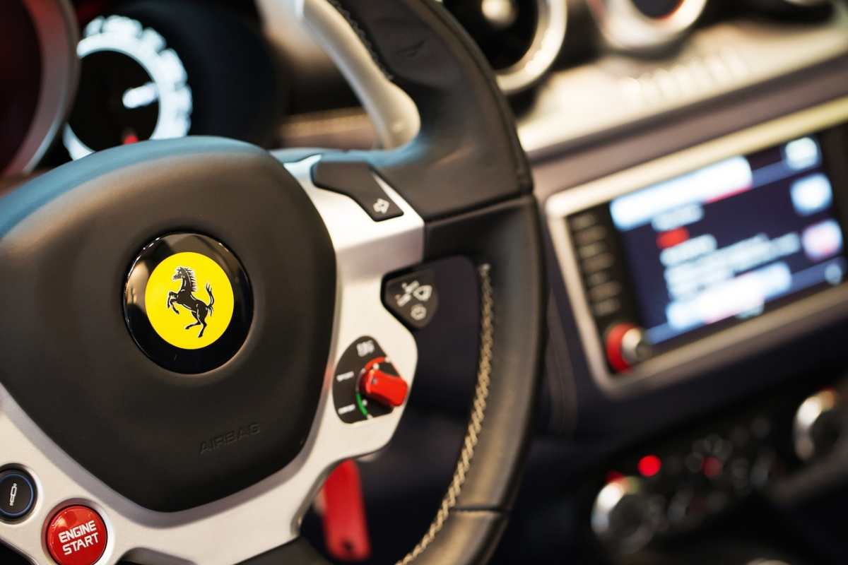 Ferrari, niente più FIAT: ecco chi c'è dietro davvero oggi, mossa shock di Elkann