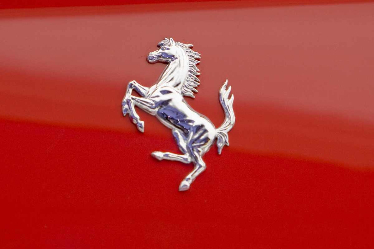 ferrari logo
