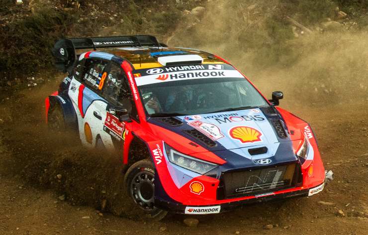 Hyundai i20 N Toyota Yaris GR WRC Sardegna