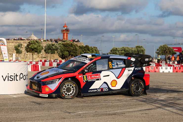 WRC Sardegna Hyundai Toyota Ogier Tanak Rovanpera
