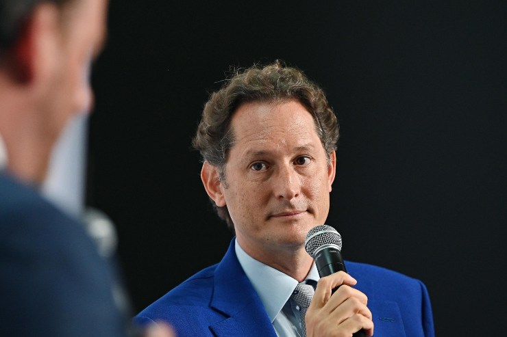 John Elkann Stellantis addio cessione Gedi
