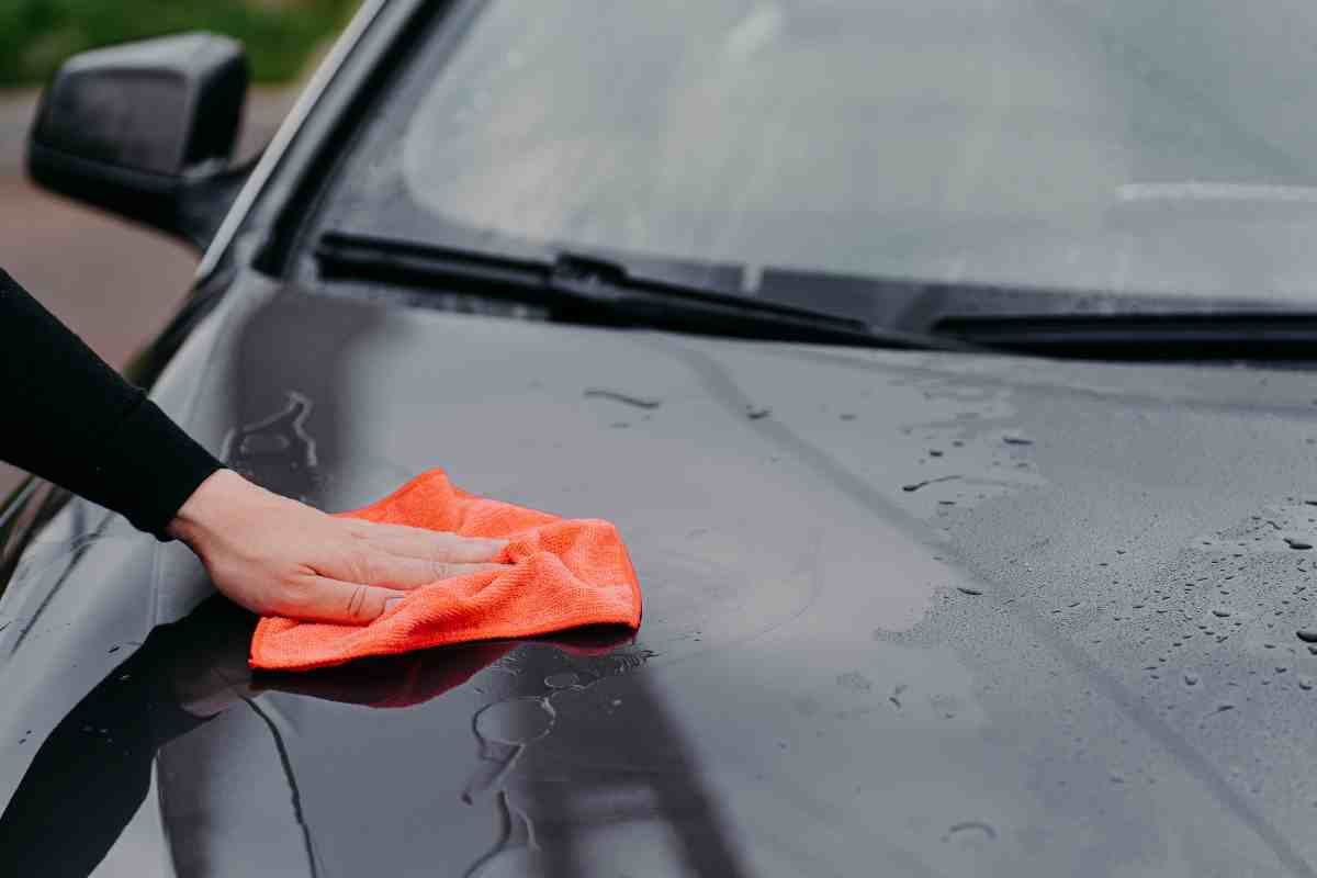 auto lavaggio straccio carrozzeria