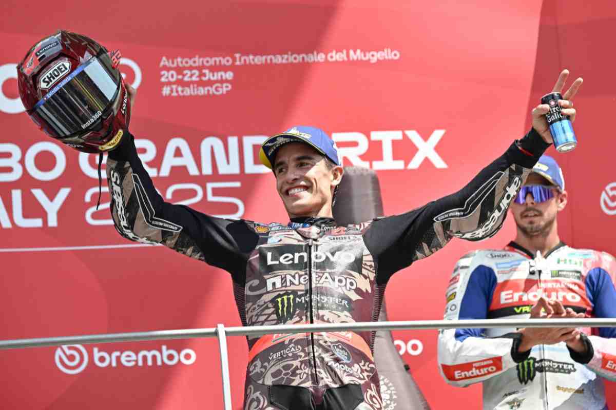 Marquez esulta sul podio