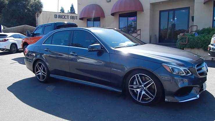 Mercedes E550 4Matic, costo da paura