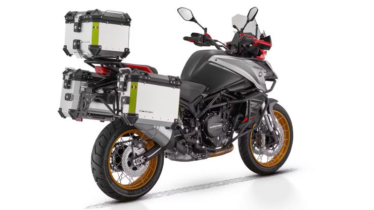 QJ Motor SRT900SX moto enduro Cina
