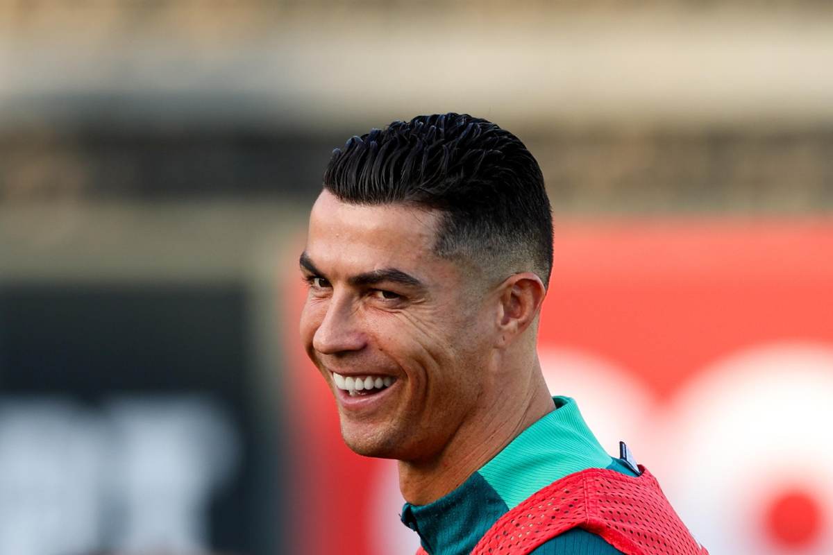 Cristiano Ronaldo sorride