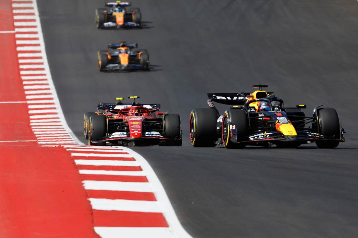 Ferrari e Red Bull in pista durante un Gran Premio