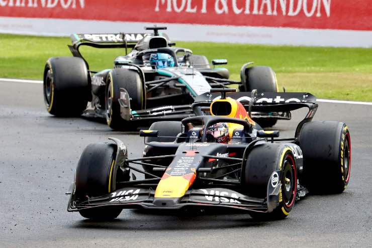 Max Verstappen resta in Red Bull