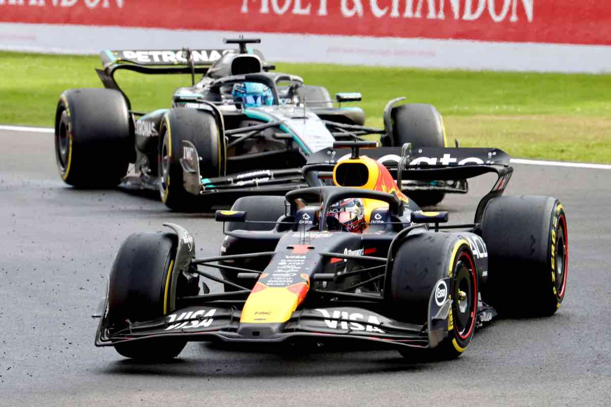 Max Verstappen e George Russell nuovo pilota Mercedes