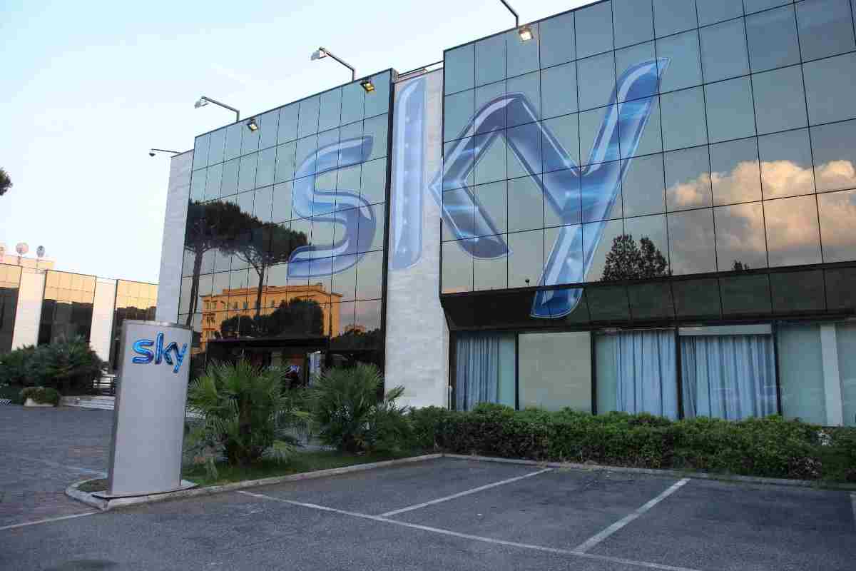sky logo sede