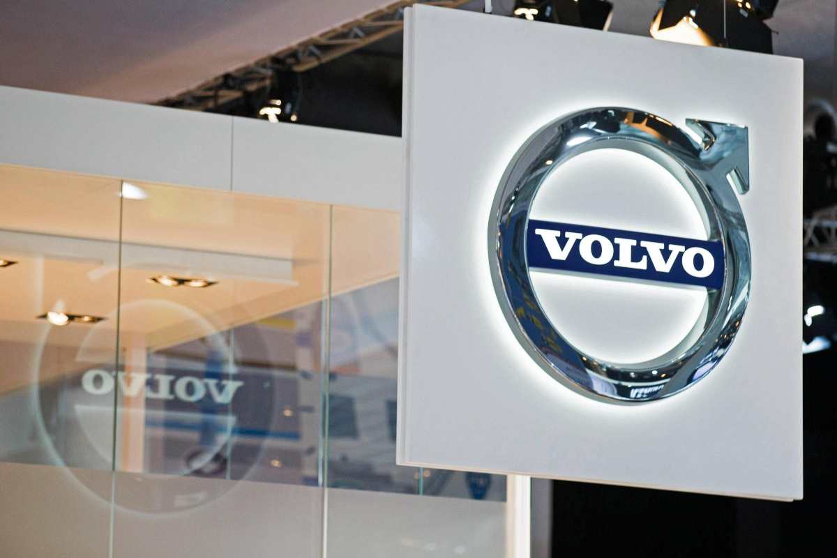 Volvo, scandalo sull'auto top: il problema è enorme, clienti in subbuglio