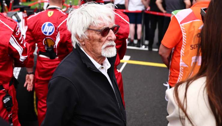 Bernie Ecclestone sulla griglia di partenza in Ungheria
