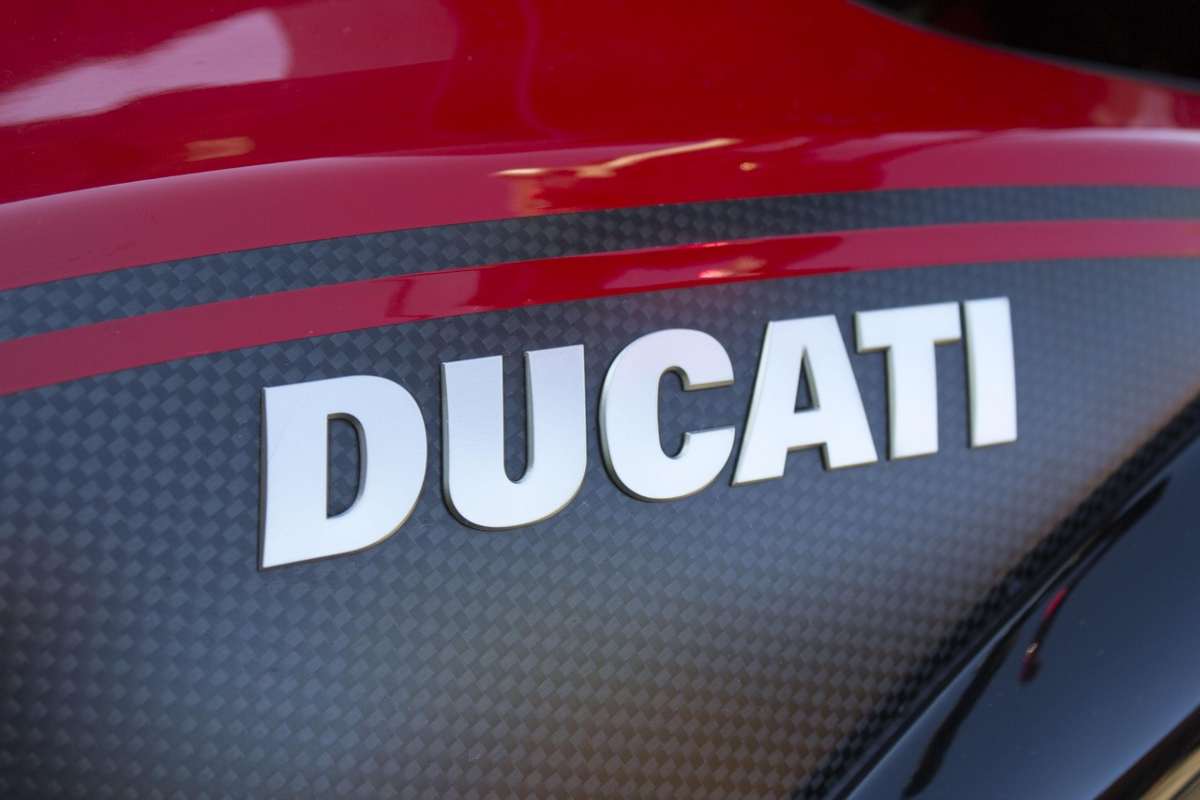 Ducati logo sulla moto
