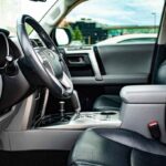 Gli interni di un'automobile