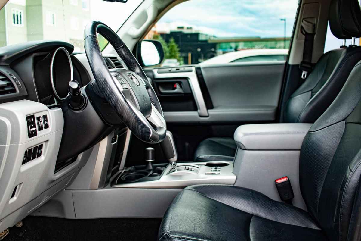 Gli interni di un'automobile