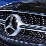 Mercedes in un fienile