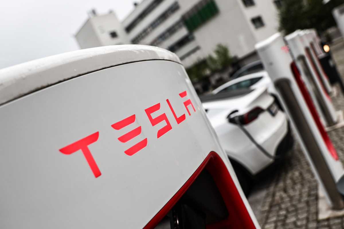 Tesla con i Supercharger
