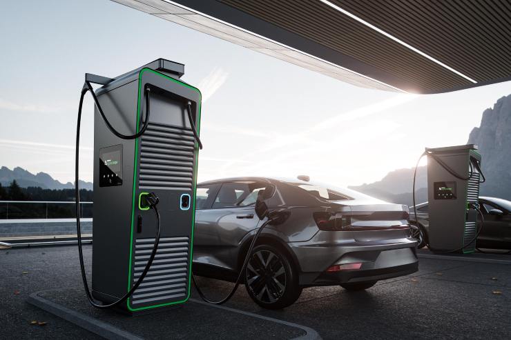 Alpitronic auto Tesla elettrica