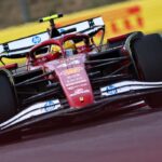 Lewis Hamilton in pista con la Ferrari