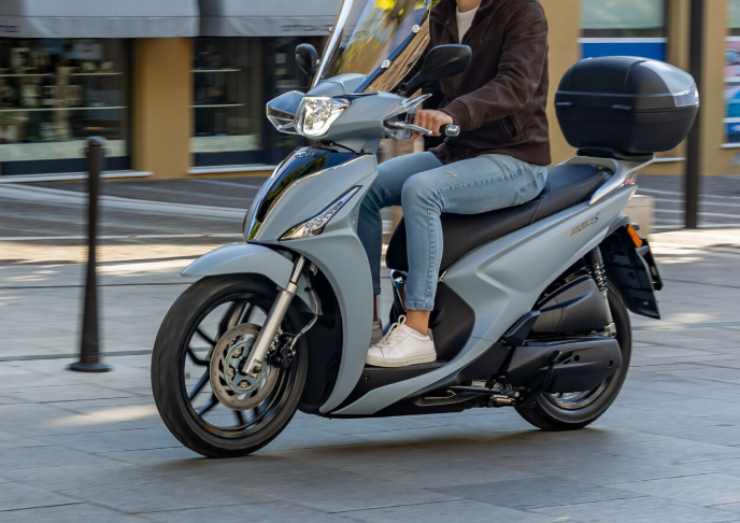 Kymco People 125 S scooter