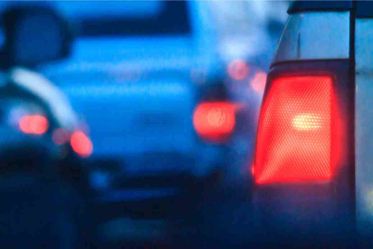 luce freni auto