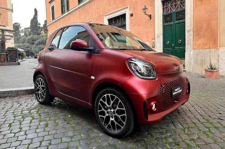 Smart EQ novità Mercedes problemi