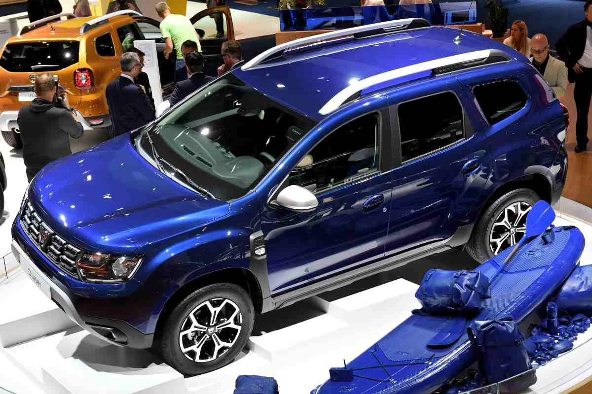 La Dacia Duster color blu