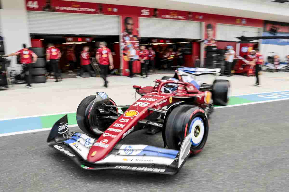 La Ferrari scende in pista dai box