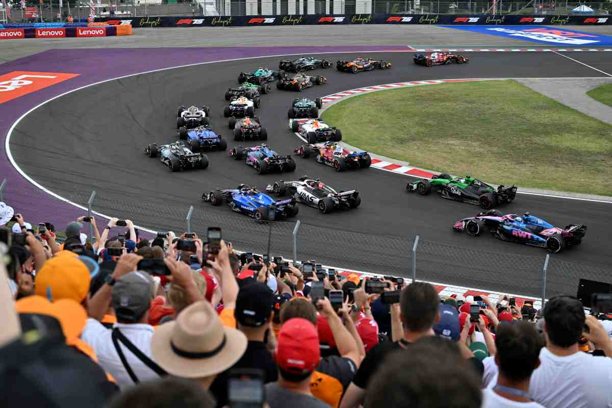 Le vetture di Formula 1 dopo la partenza