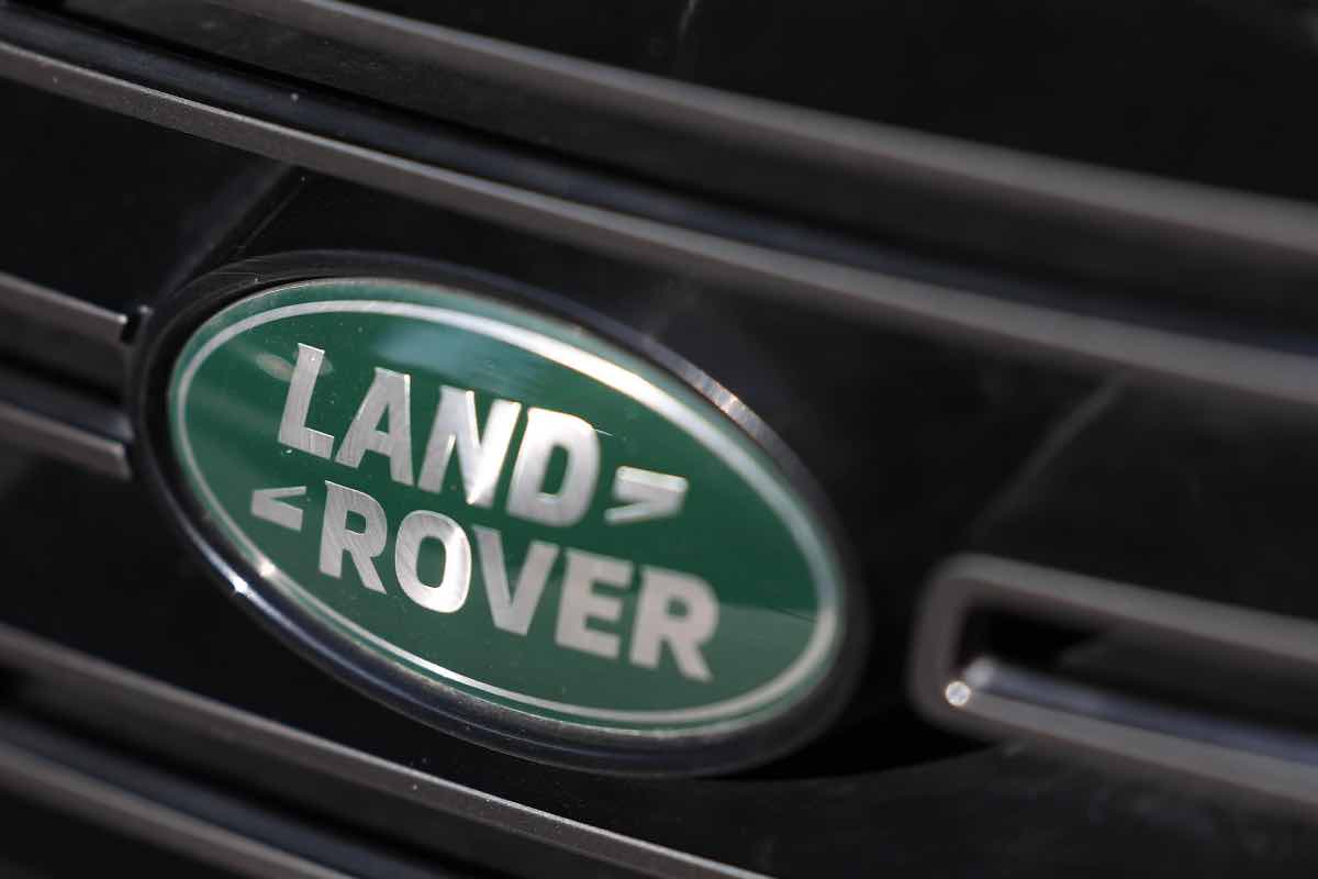 Land Rover altro colosso alle sue spalle
