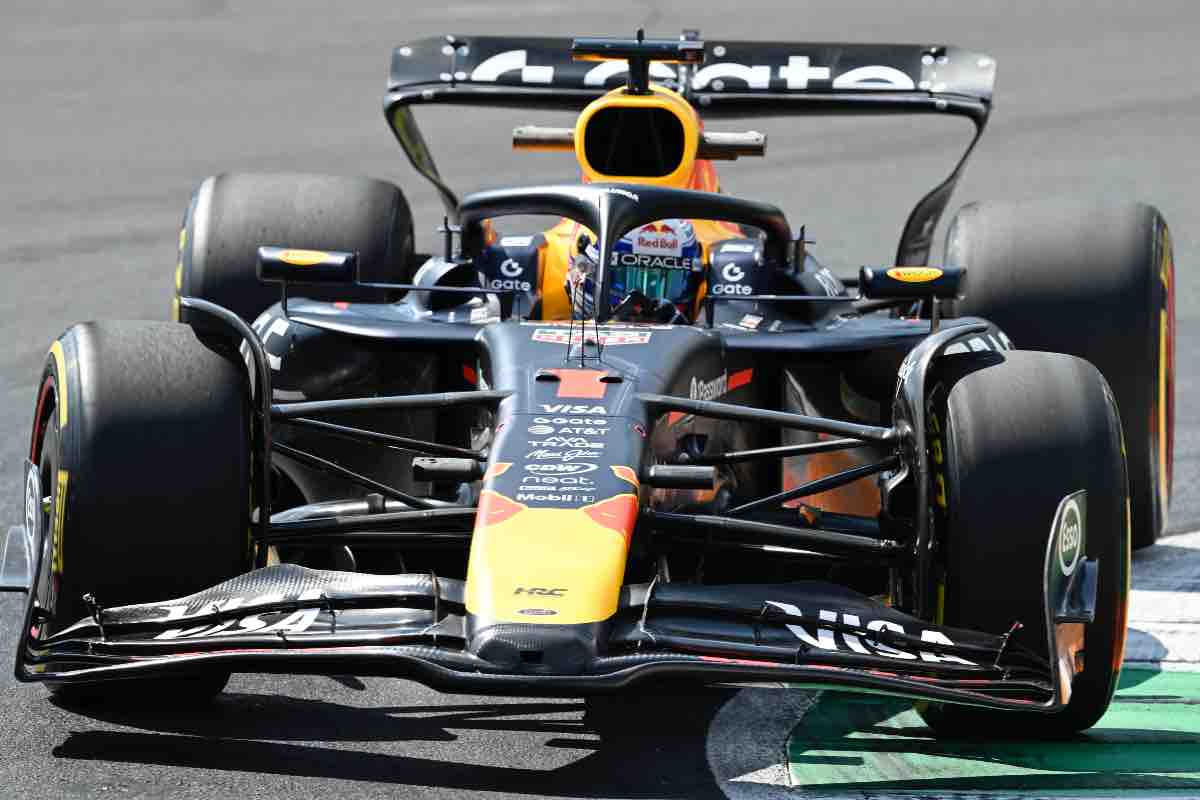 Verstappen si butta in MotoGP