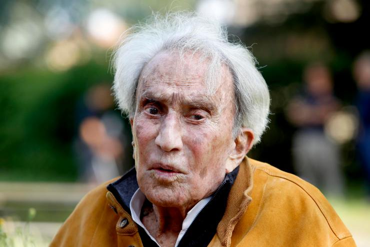 Emilio Fede Berlusconi funerali auto