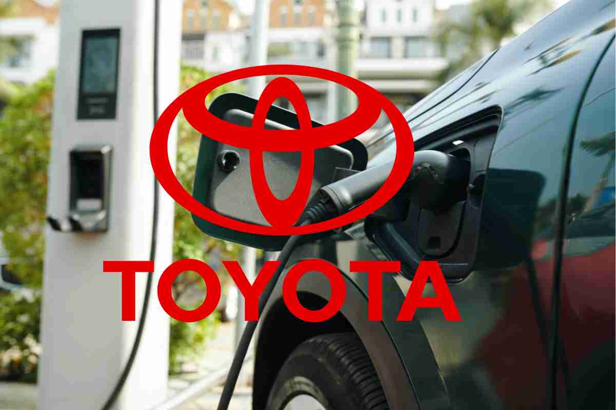 toyota auto elettrica