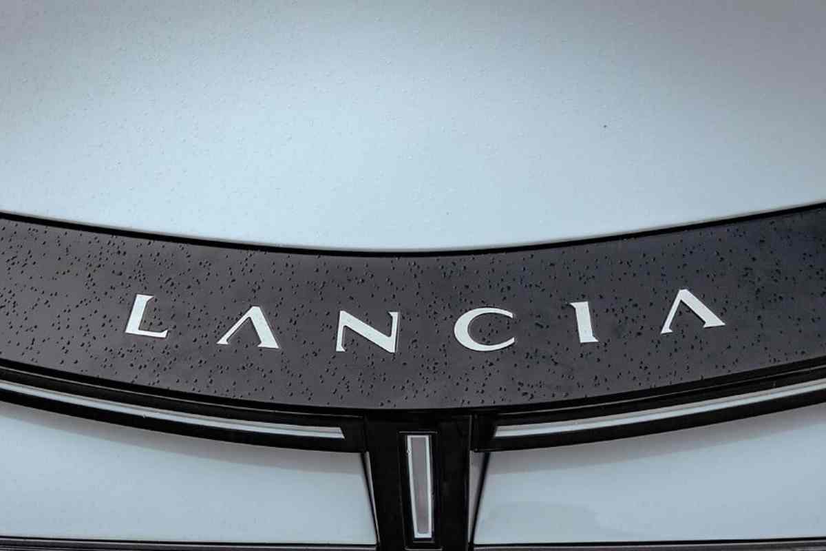 lancia logo