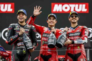 Marquez sul podio con Bagnaia