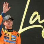 Lando Norris saluta il pubblico