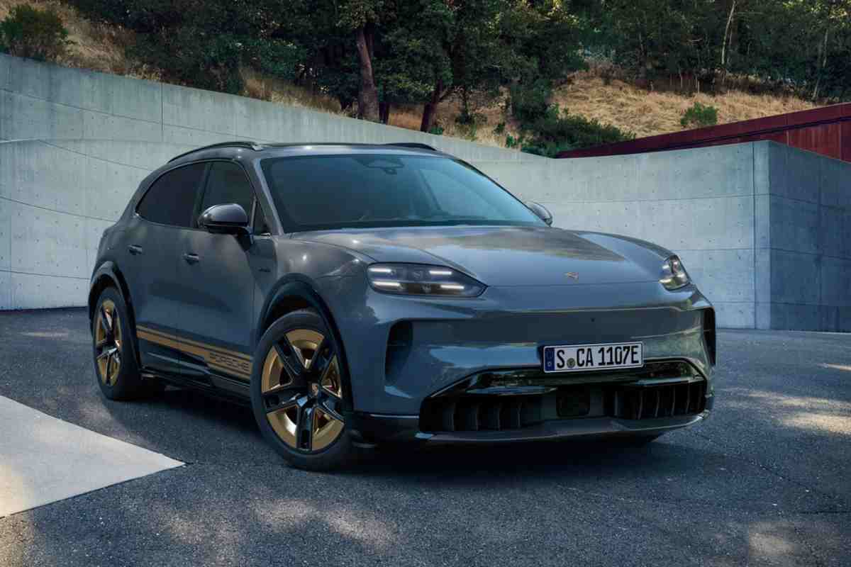 porsche cayenne electric