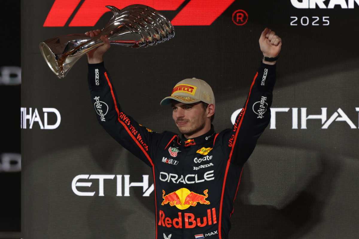 Max Verstappen esulta sul podio